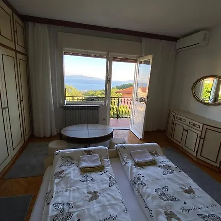 Zdenka Pobri Apartment Opatija