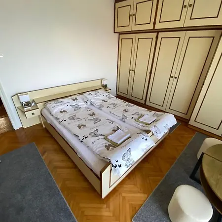 Zdenka Pobri Apartment *